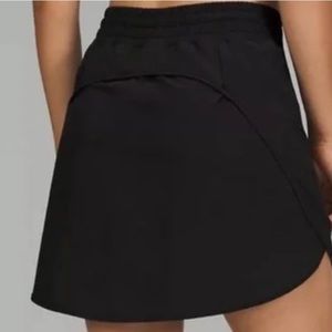Lululemon Hottie Hot Tennis skirt high rise size 6